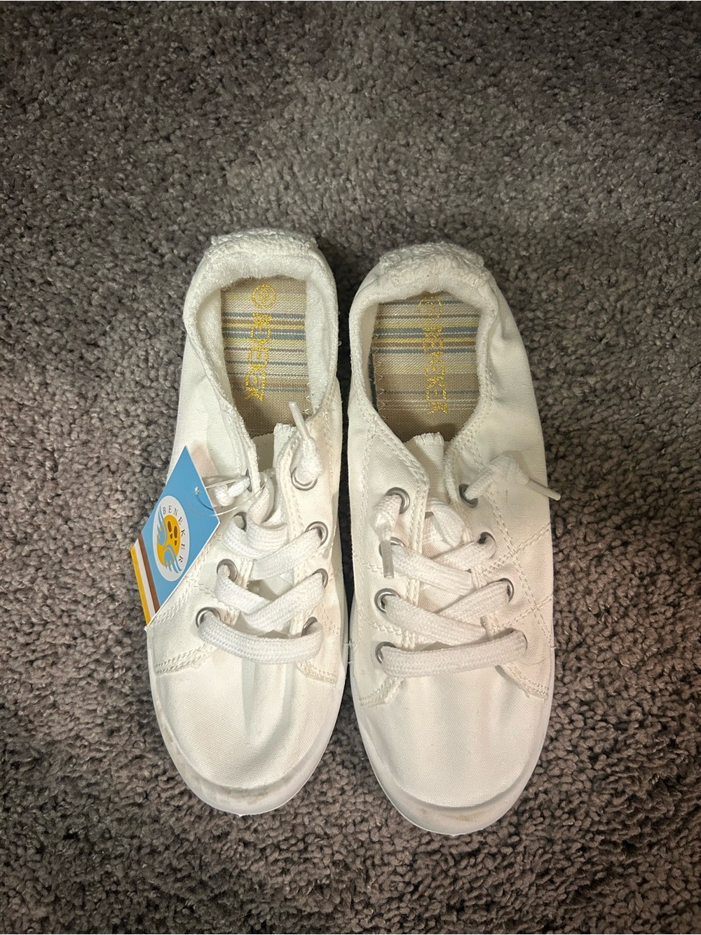 Amazon White womens Canvas Lace-Up Sneakers